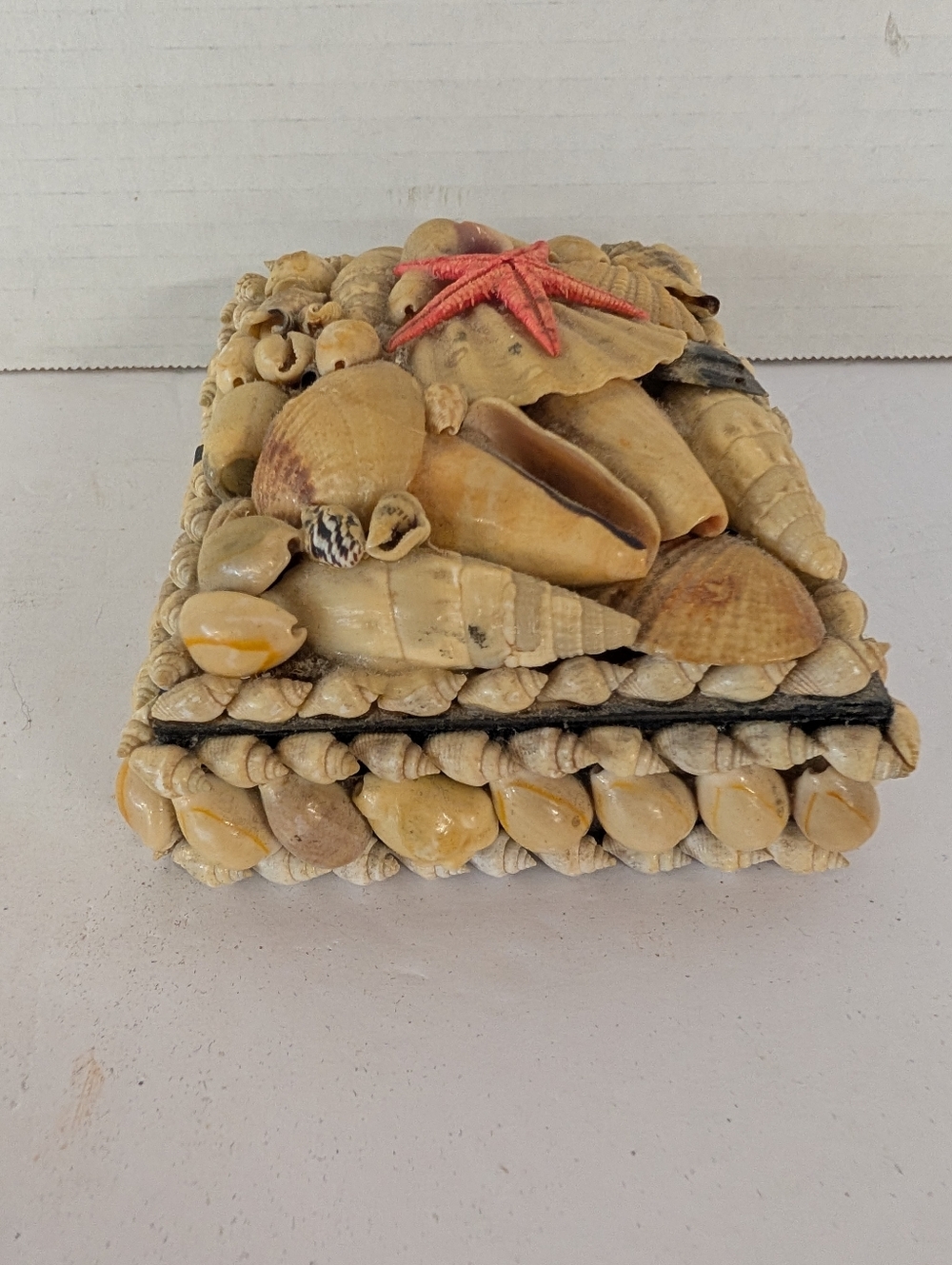 Vintage Box Seashell Decorative Trinket Box  Starfish Accent.  Old Shell Art. - Picture 5 of 9